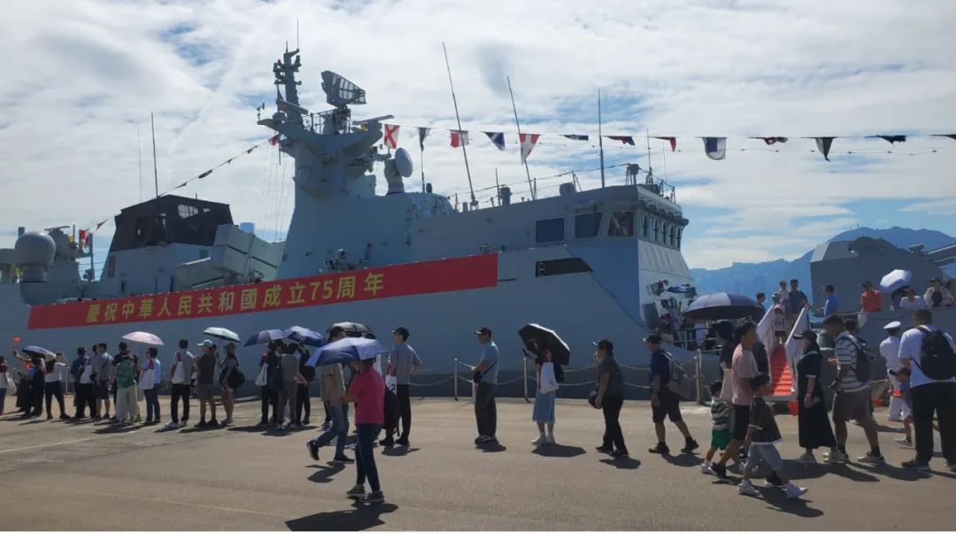 【滬港社團總會組織參觀昂船洲軍營開放日】